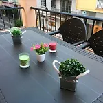公寓 & *