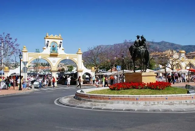 & Fuengirola